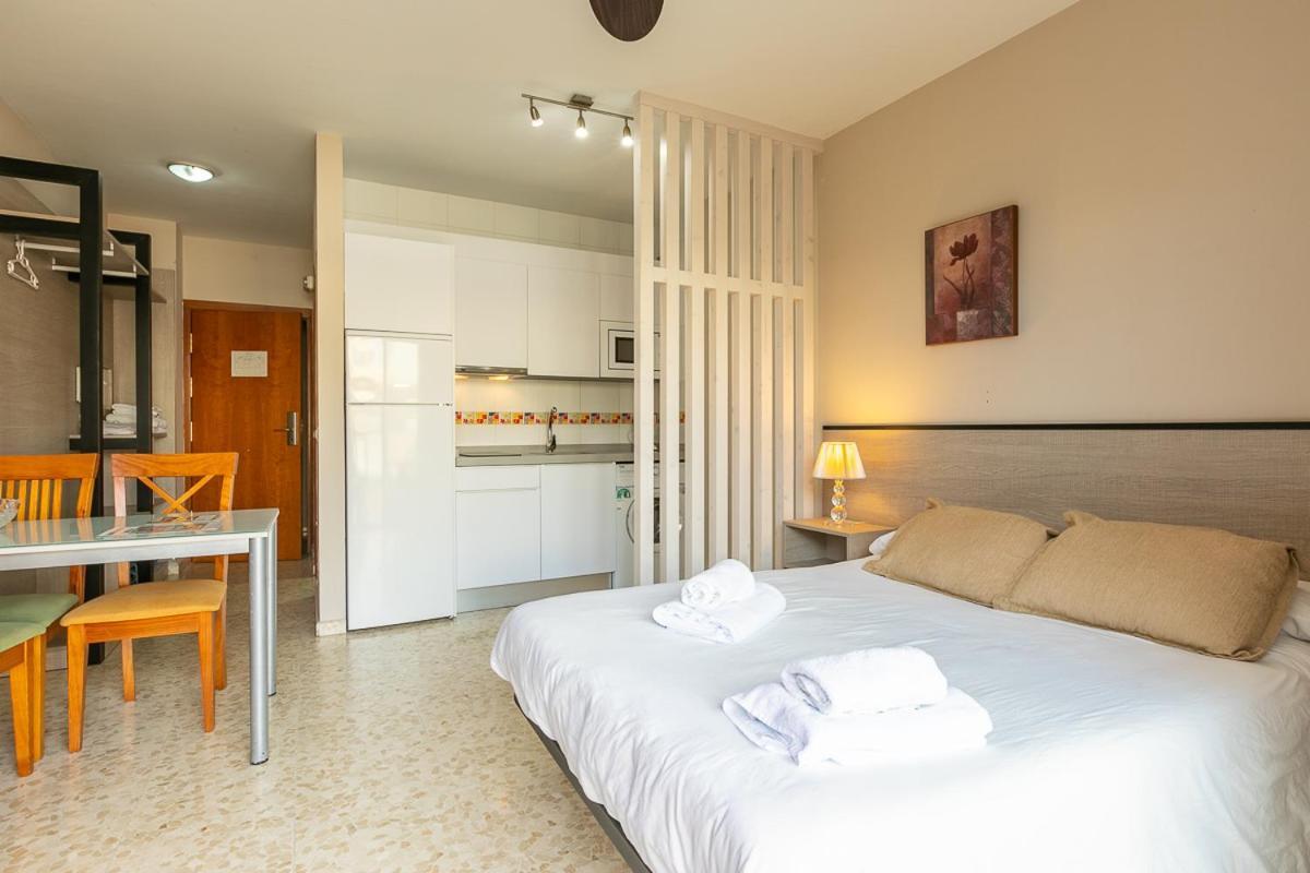 Apartamentos Guerrero Torre Del Mar Exterior photo